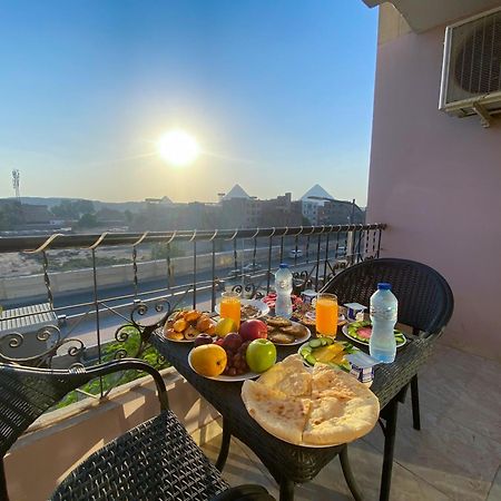 Young Pharaoh View Inn Каир Экстерьер фото