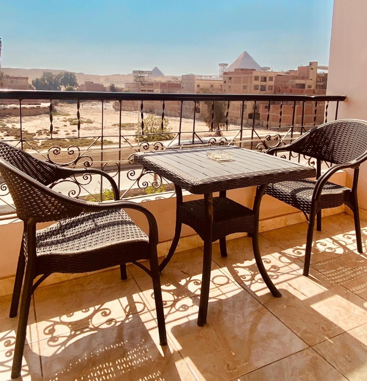 Young Pharaoh View Inn Каир Экстерьер фото