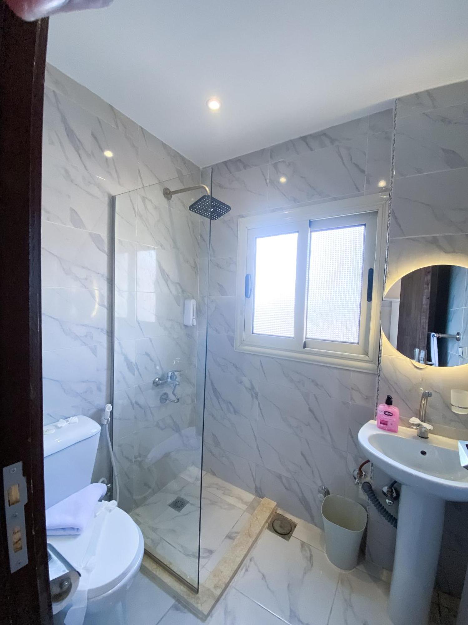 Young Pharaoh View Inn Каир Экстерьер фото